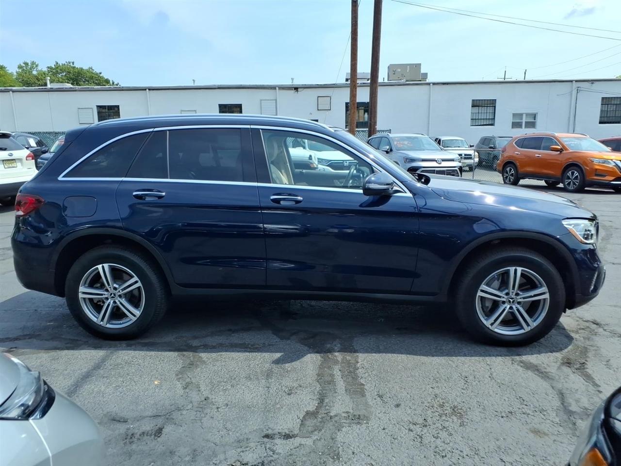 Mercedes-Benz GLC GLC 300 4MATIC SUV 2022