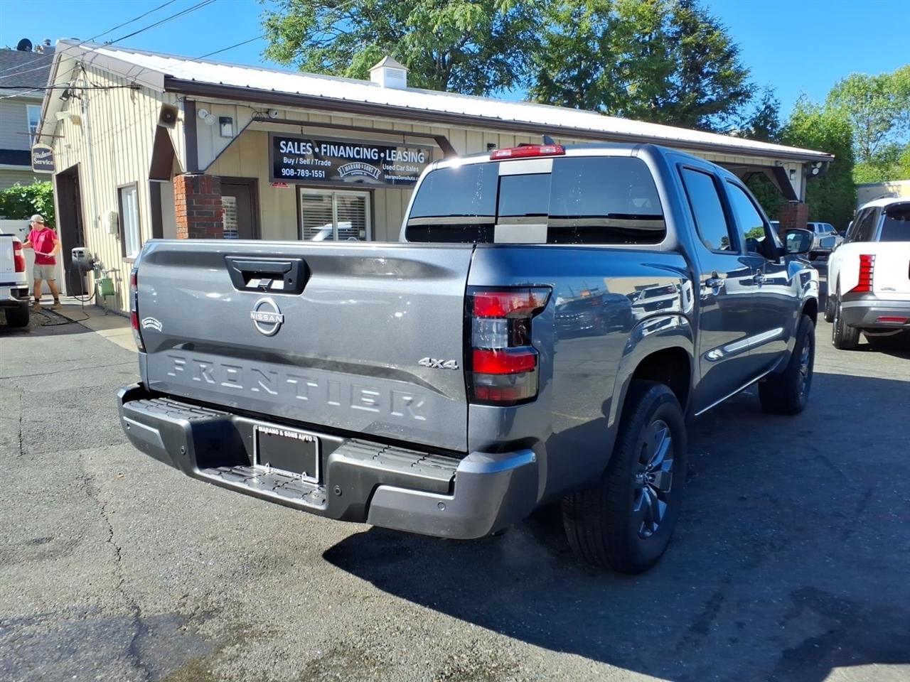 Nissan Frontier Crew Cab 4x4 SV 2026