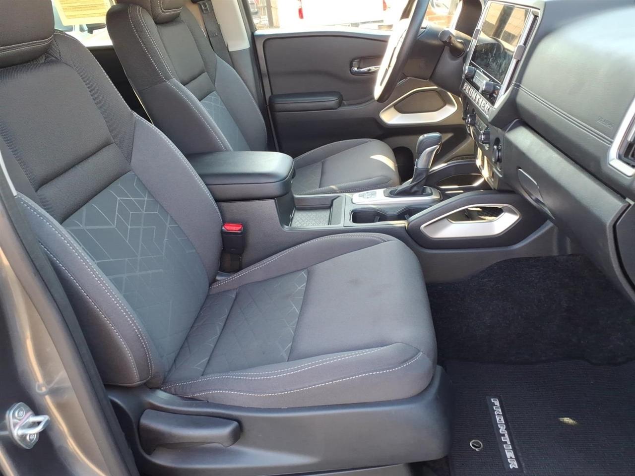 Nissan Frontier Crew Cab 4x4 SV 2026