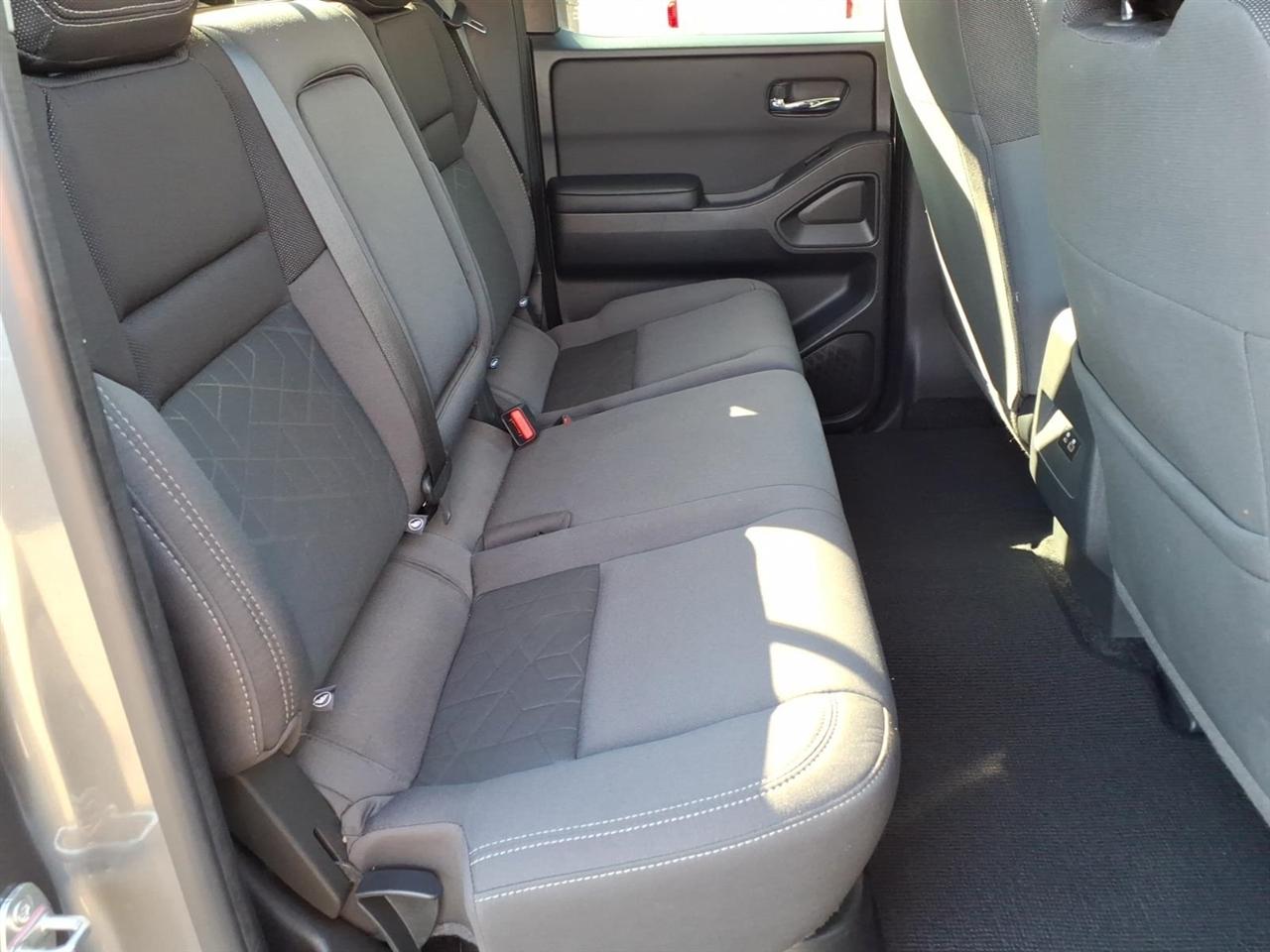 Nissan Frontier Crew Cab 4x4 SV 2026