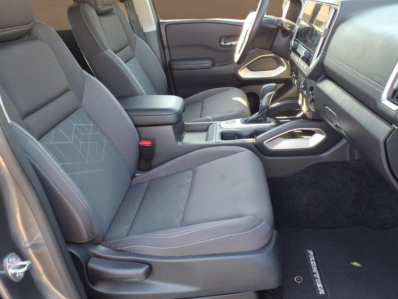 Nissan Frontier Crew Cab 4x4 SV 2026