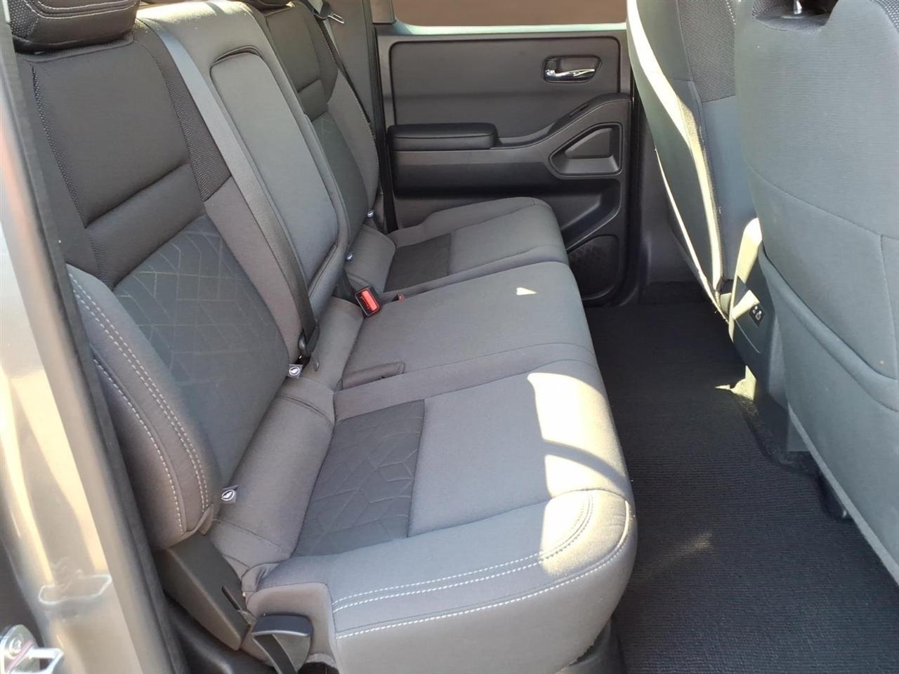 Nissan Frontier Crew Cab 4x4 SV 2026