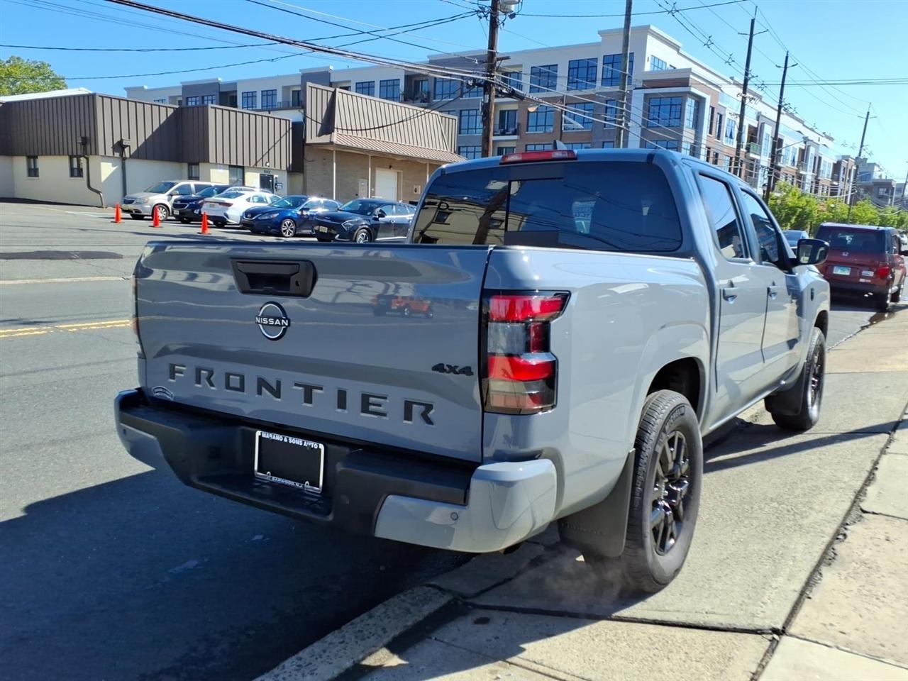Nissan Frontier Crew Cab 4x4 SV 2026
