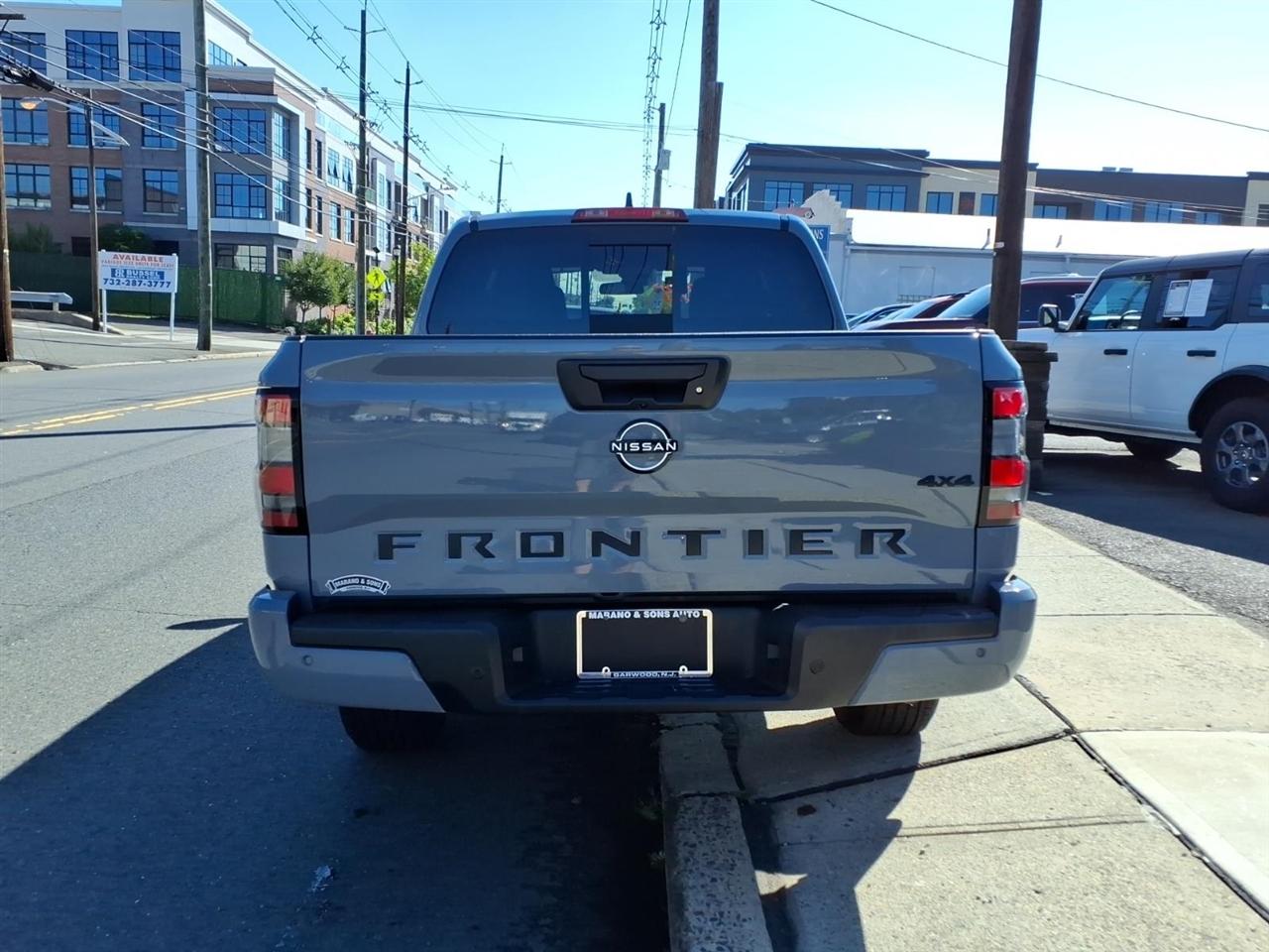 Nissan Frontier Crew Cab 4x4 SV 2026