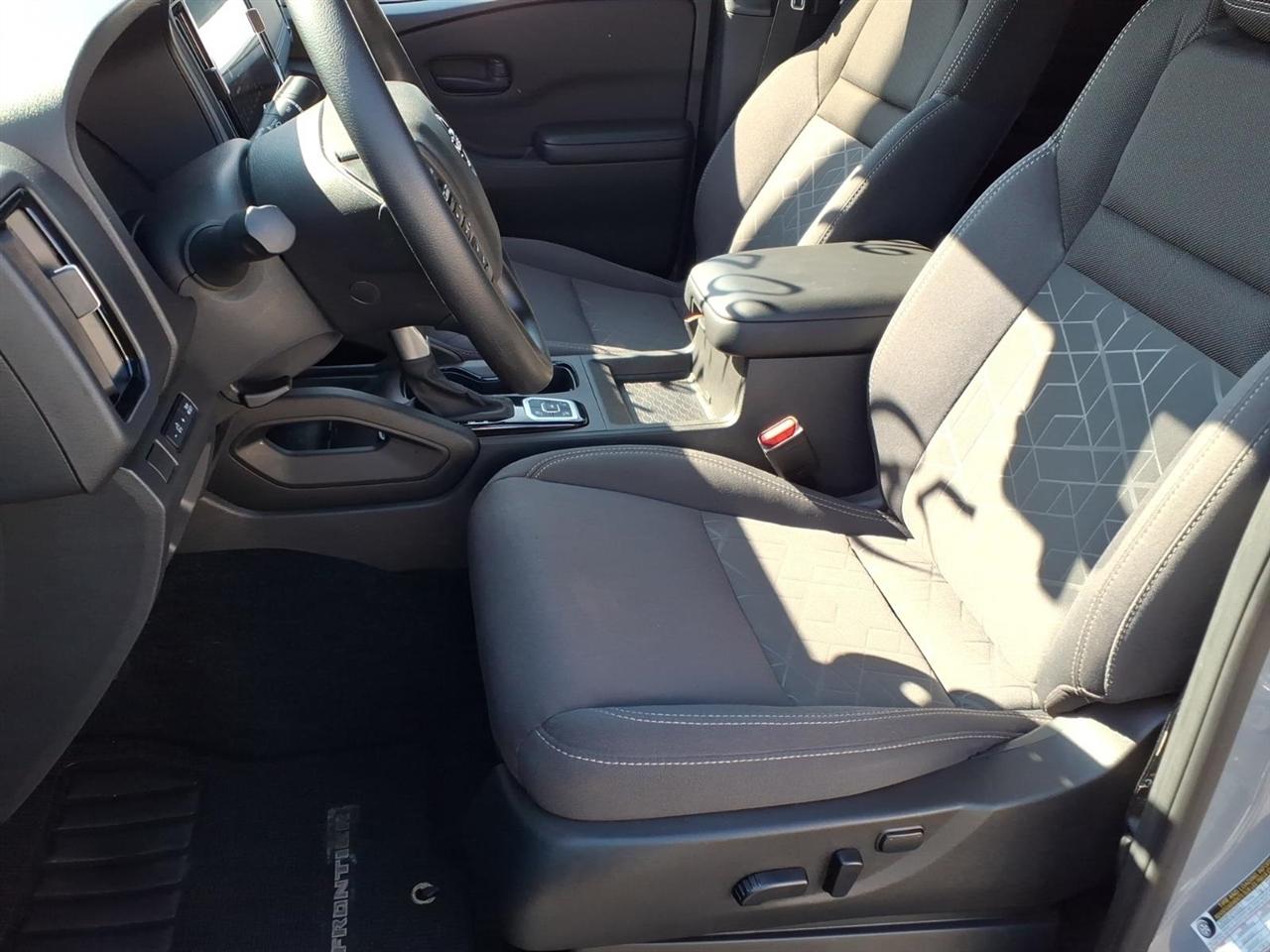 Nissan Frontier Crew Cab 4x4 SV 2026