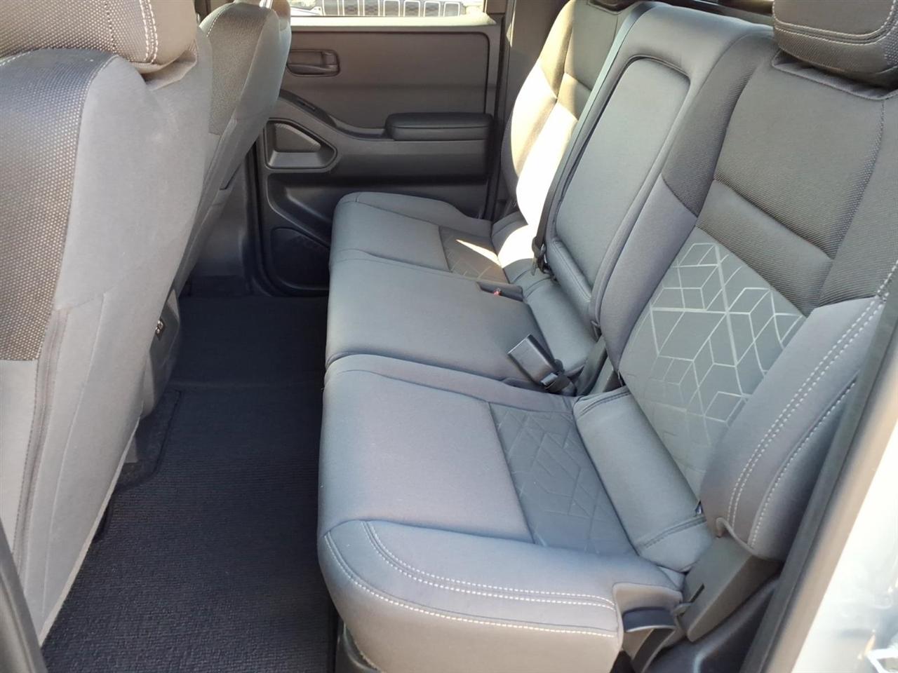 Nissan Frontier Crew Cab 4x4 SV 2026