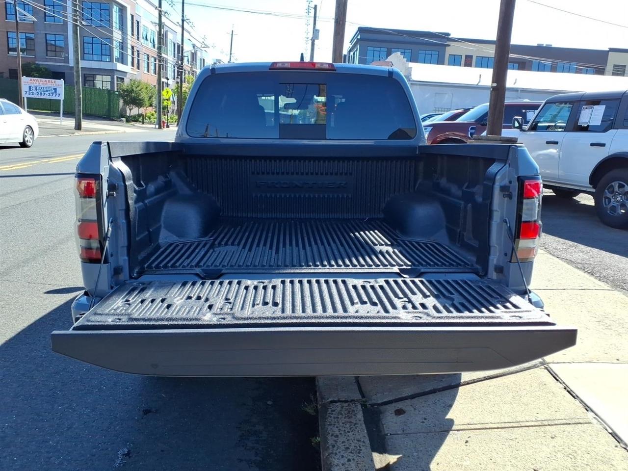Nissan Frontier Crew Cab 4x4 SV 2026