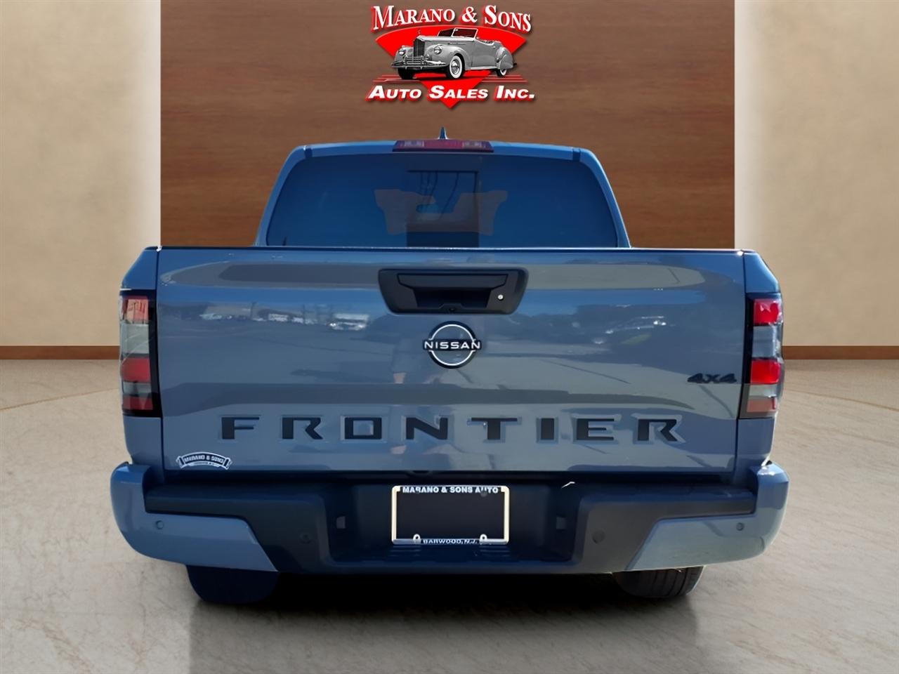 Nissan Frontier Crew Cab 4x4 SV 2026
