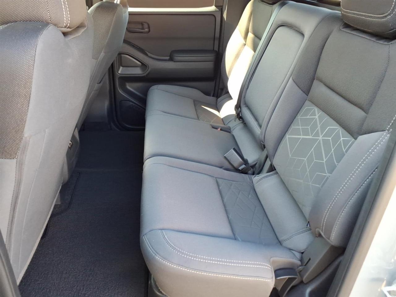 Nissan Frontier Crew Cab 4x4 SV 2026
