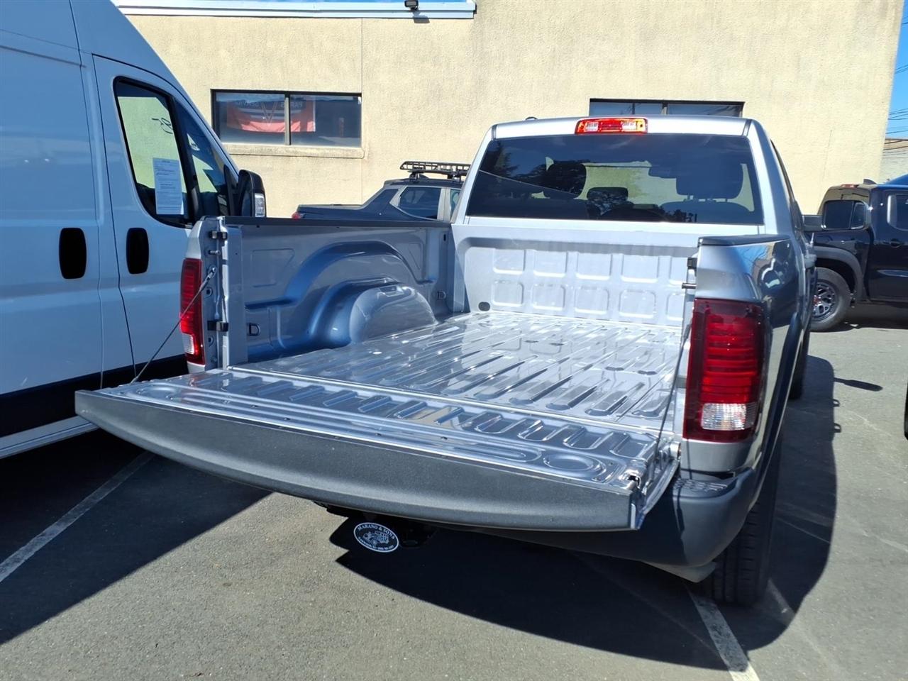 Ram Truck 1500 Classic Warlock 4x4 Quad Cab 6'4" Box 2022