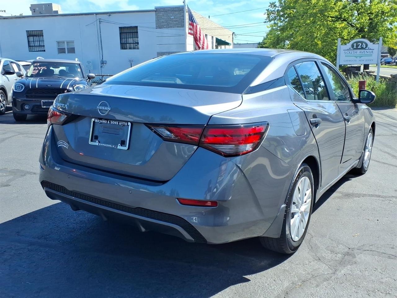 Nissan Sentra S CVT 2024