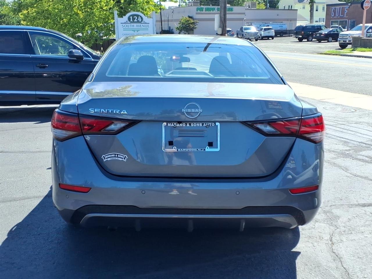 Nissan Sentra S CVT 2024