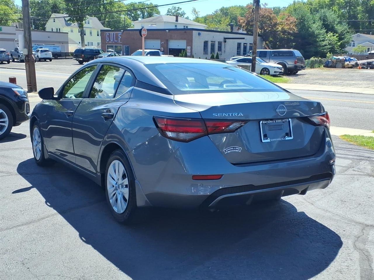 Nissan Sentra S CVT 2024