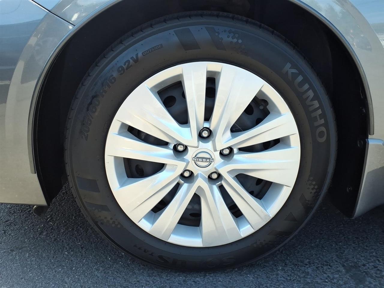 Nissan Sentra S CVT 2024