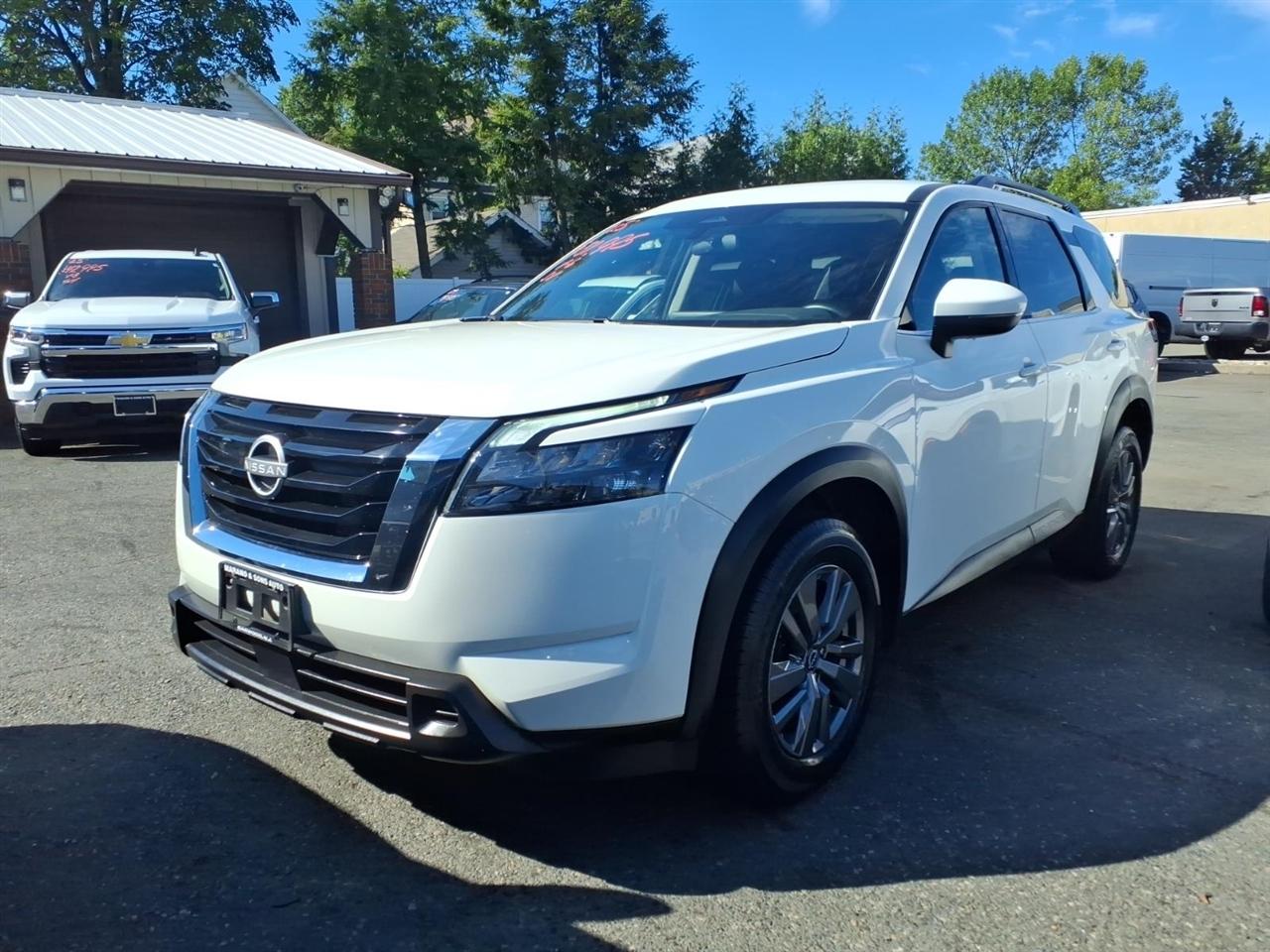 Nissan Pathfinder SV 4WD 2025