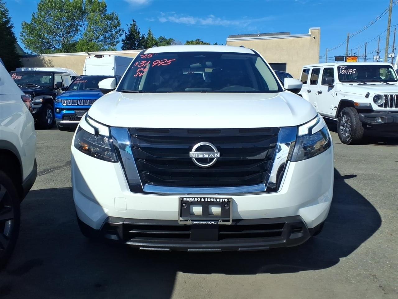 Nissan Pathfinder SV 4WD 2025