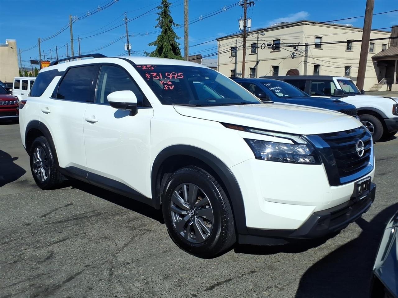 Nissan Pathfinder SV 4WD 2025