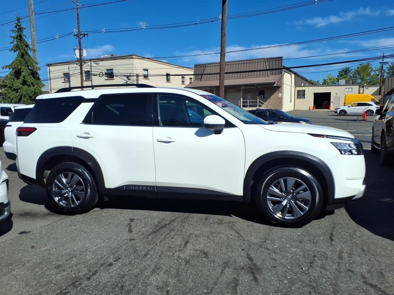 Nissan Pathfinder SV 4WD 2025