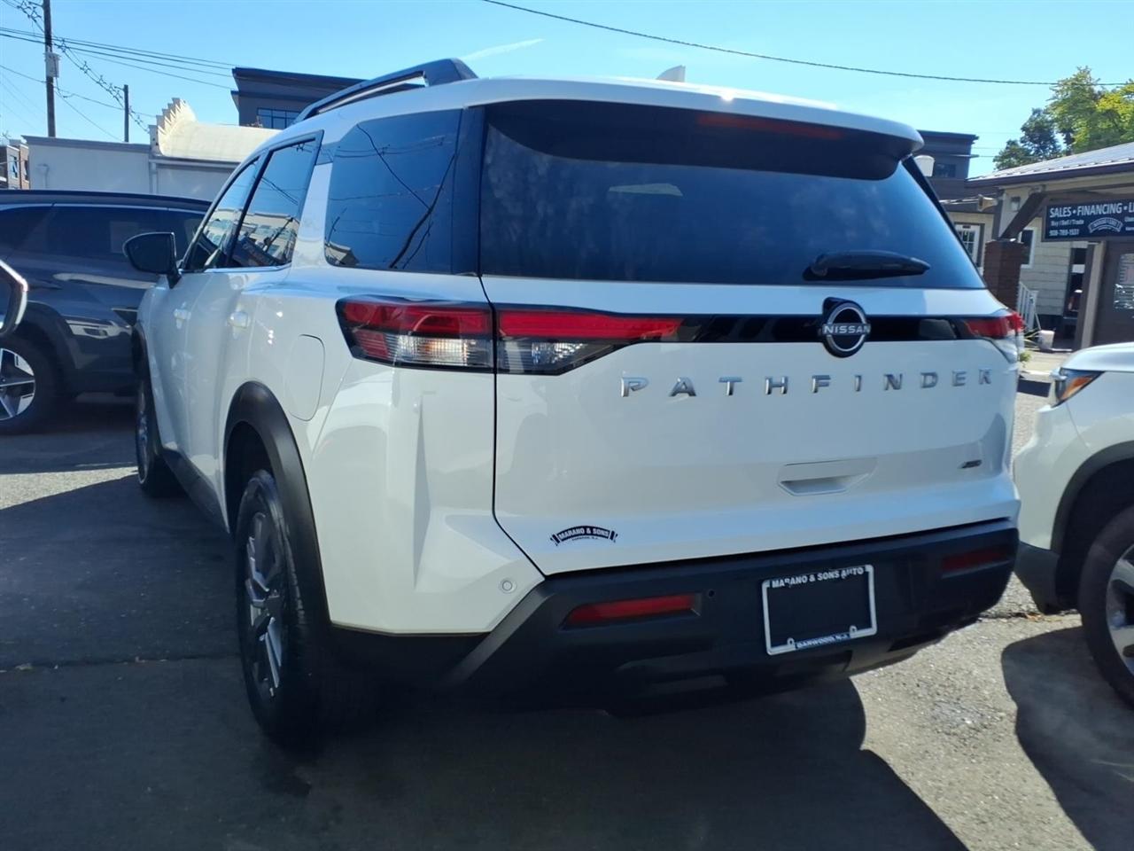 Nissan Pathfinder SV 4WD 2025