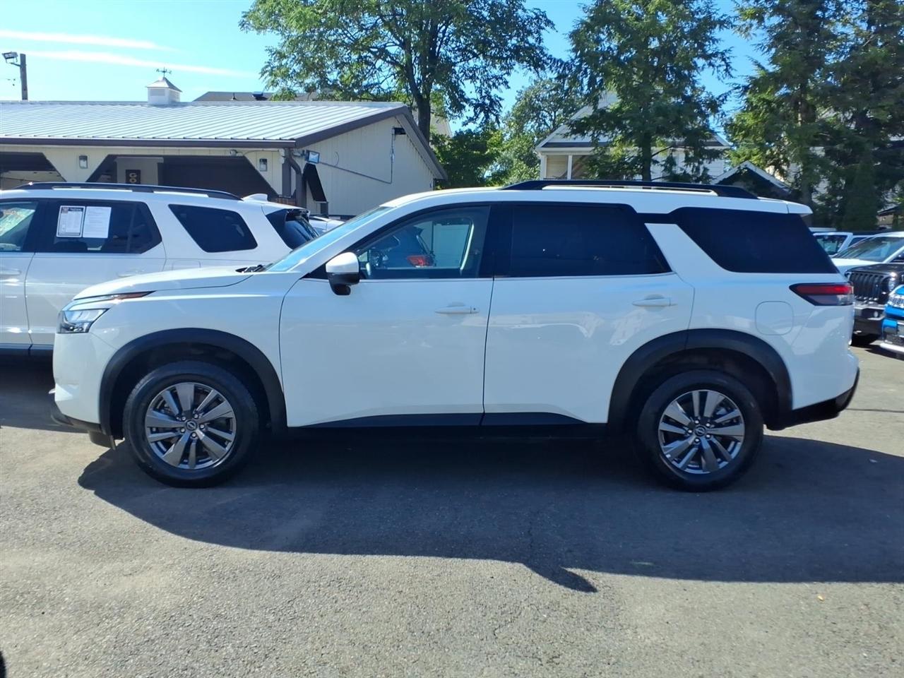 Nissan Pathfinder SV 4WD 2025