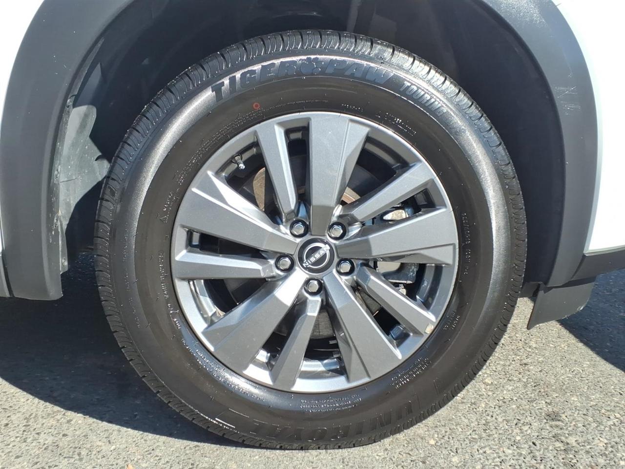 Nissan Pathfinder SV 4WD 2025