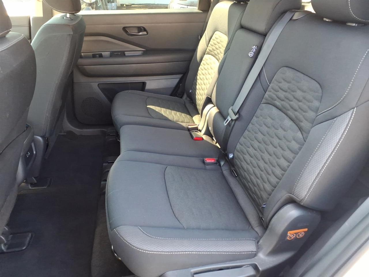 Nissan Pathfinder SV 4WD 2025
