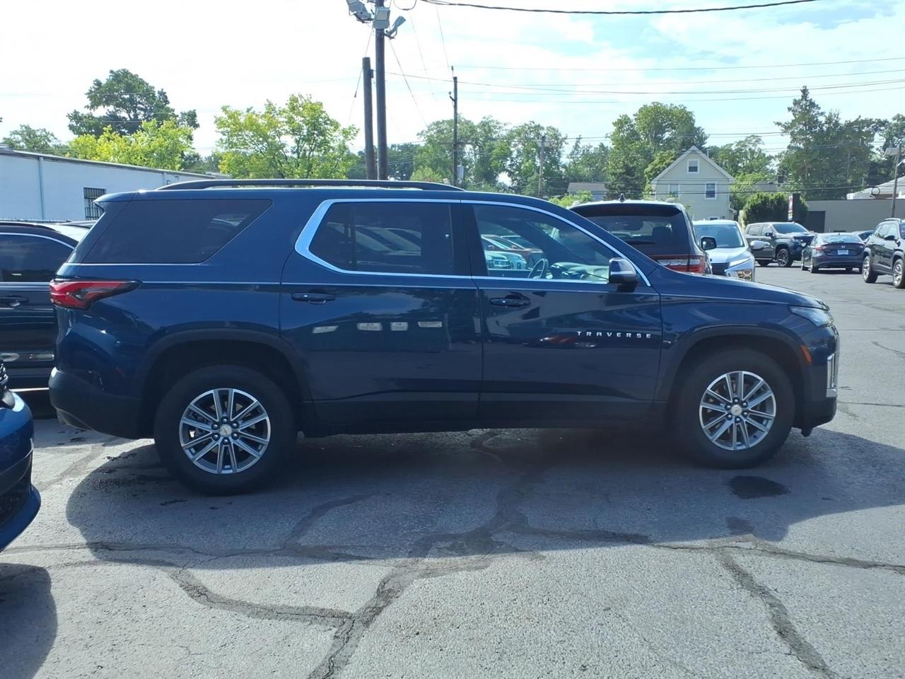 Chevrolet Traverse AWD 4dr LT Cloth w/1LT 2023