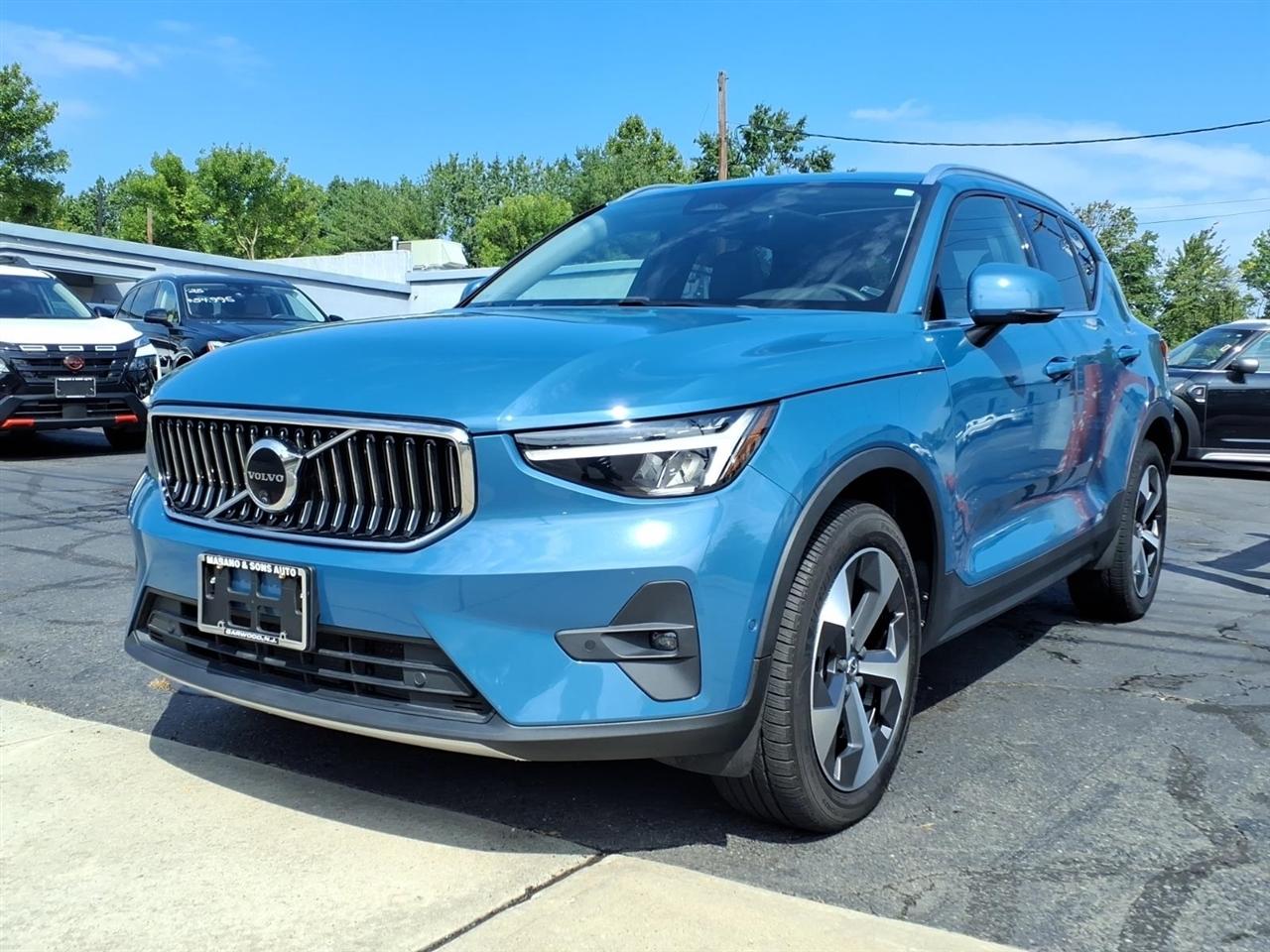 Volvo XC40 B5 AWD Plus Bright Theme 2024