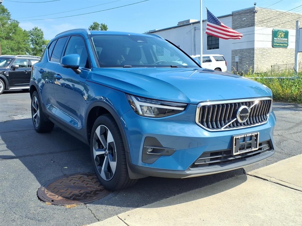 Volvo XC40 B5 AWD Plus Bright Theme 2024