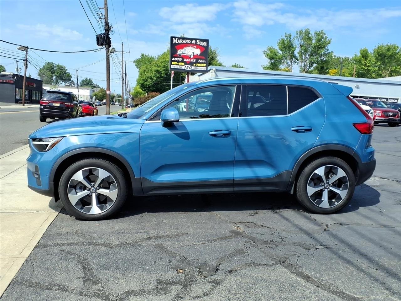 Volvo XC40 B5 AWD Plus Bright Theme 2024