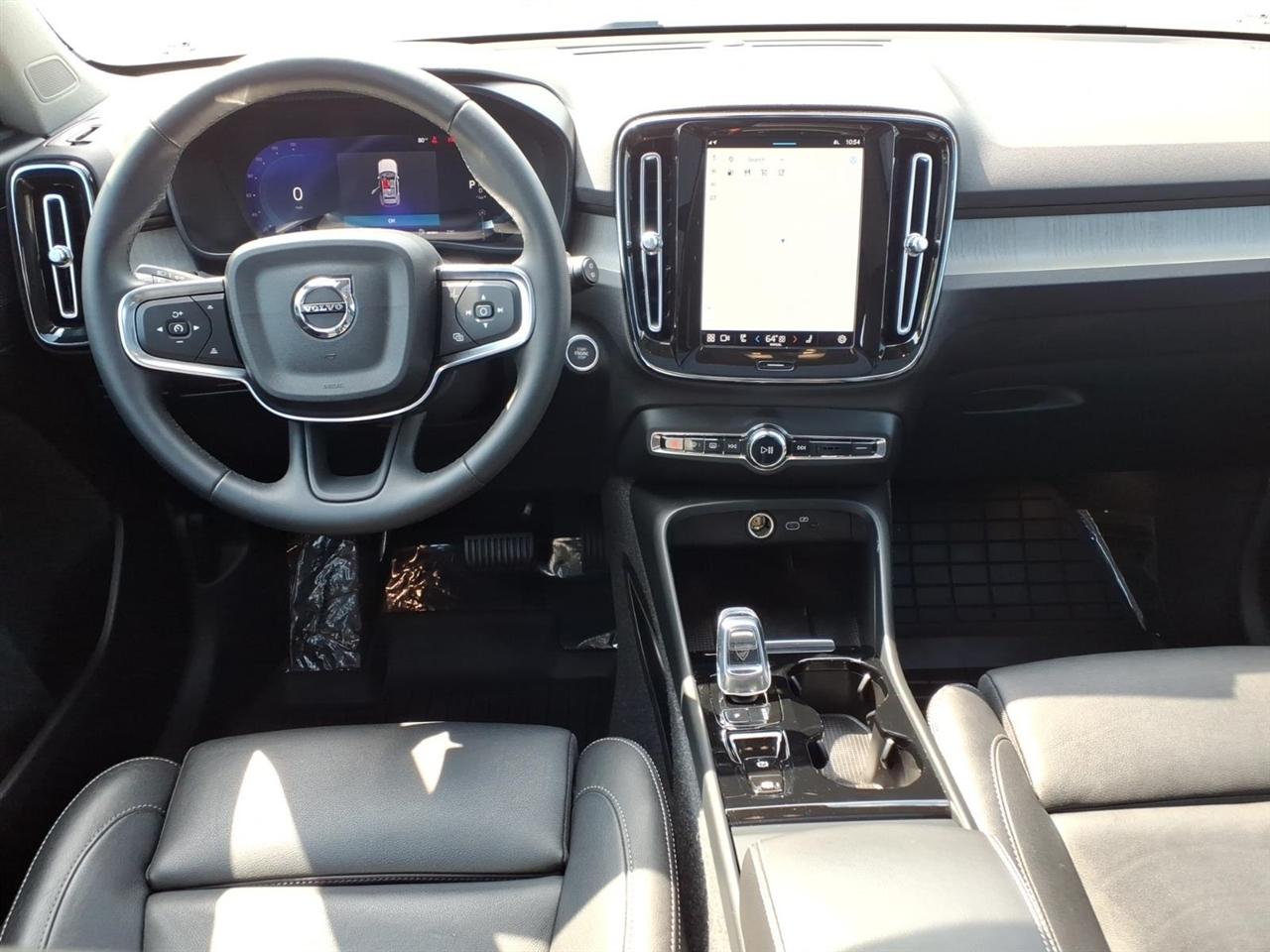 Volvo XC40 B5 AWD Plus Bright Theme 2024