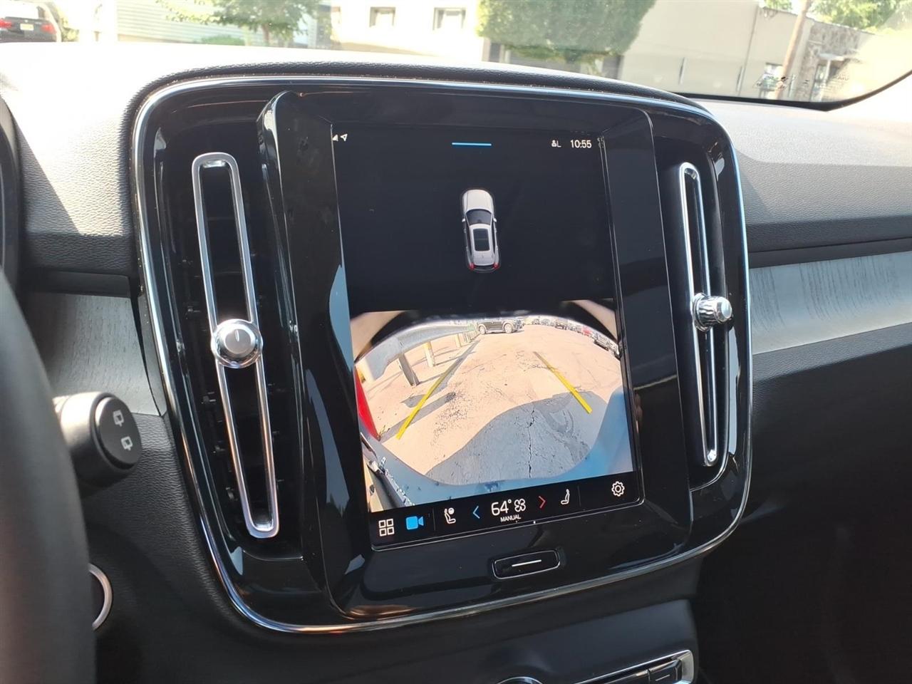 Volvo XC40 B5 AWD Plus Bright Theme 2024