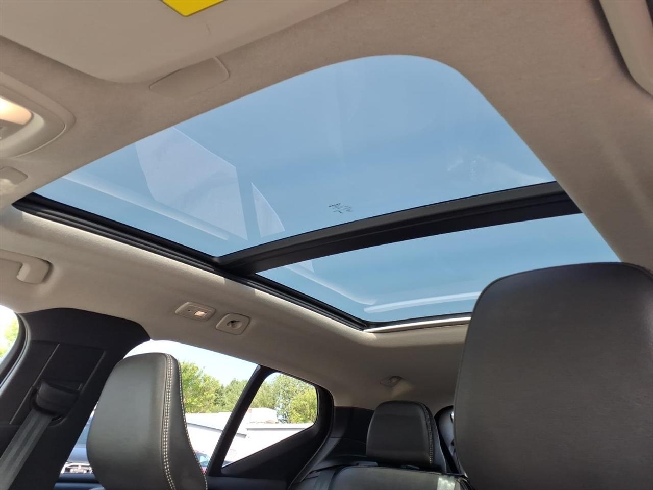 Volvo XC40 B5 AWD Plus Bright Theme 2024