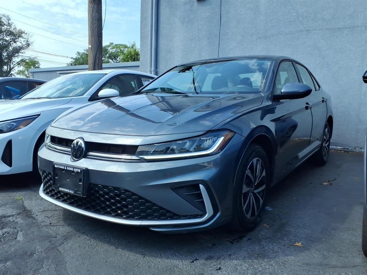 Volkswagen Jetta SE Auto 2025