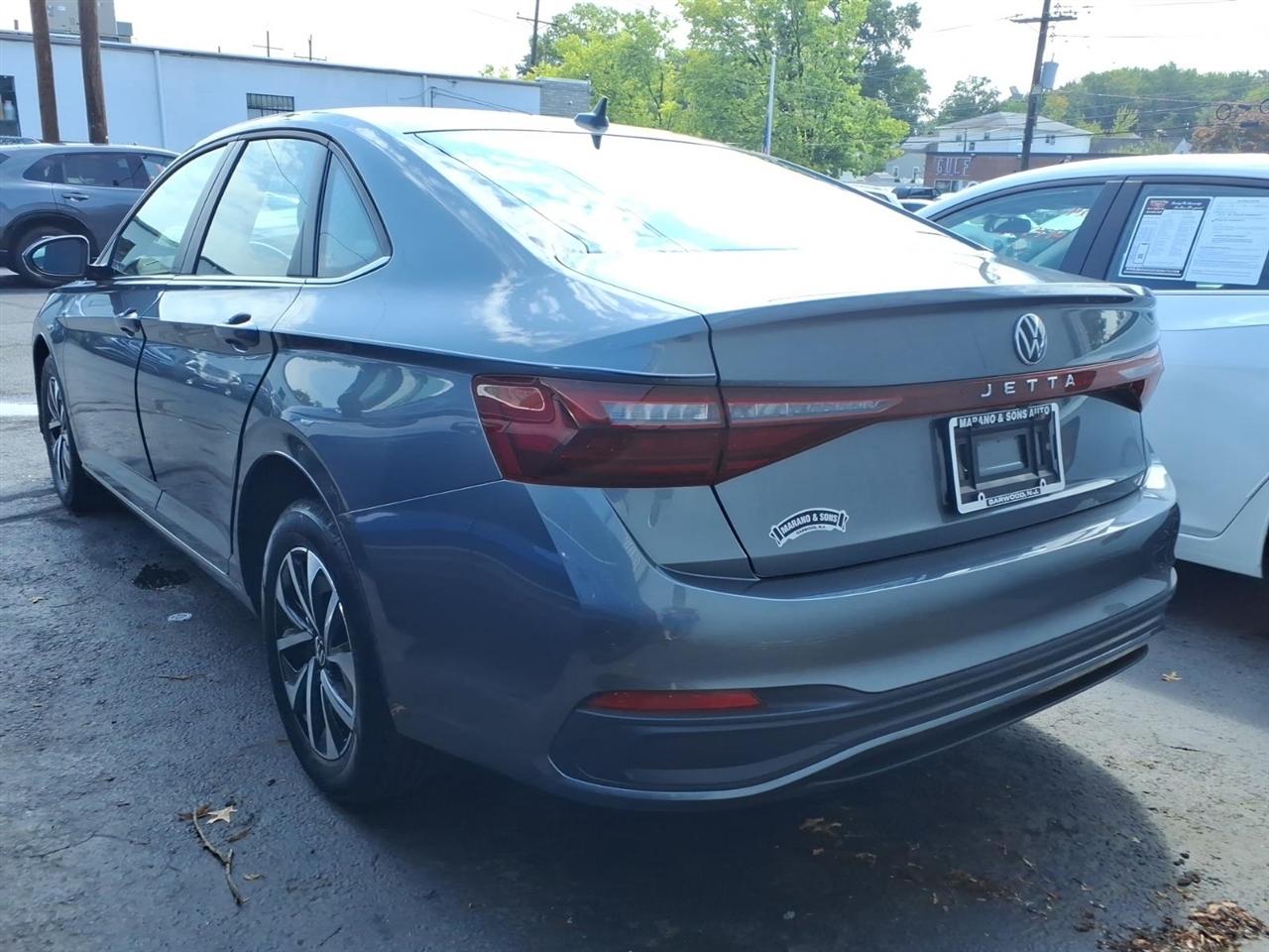 Volkswagen Jetta SE Auto 2025