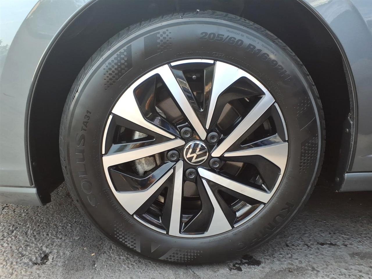 Volkswagen Jetta SE Auto 2025