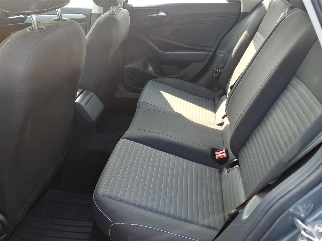 Volkswagen Jetta SE Auto 2025
