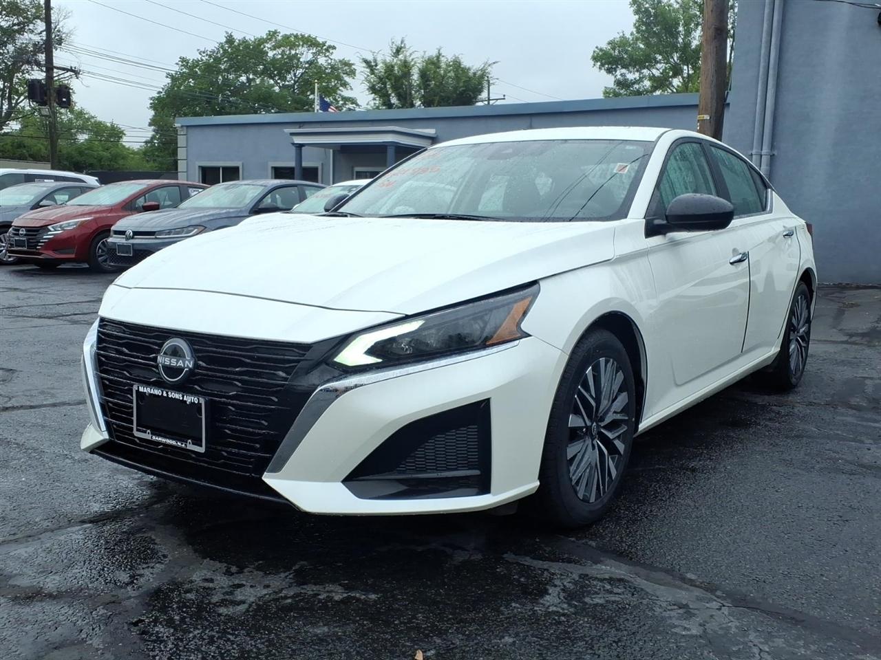 Nissan Altima 2.5 SV Sedan 2024