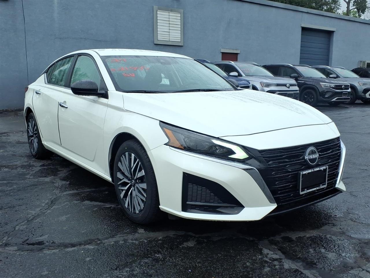 Nissan Altima 2.5 SV Sedan 2024