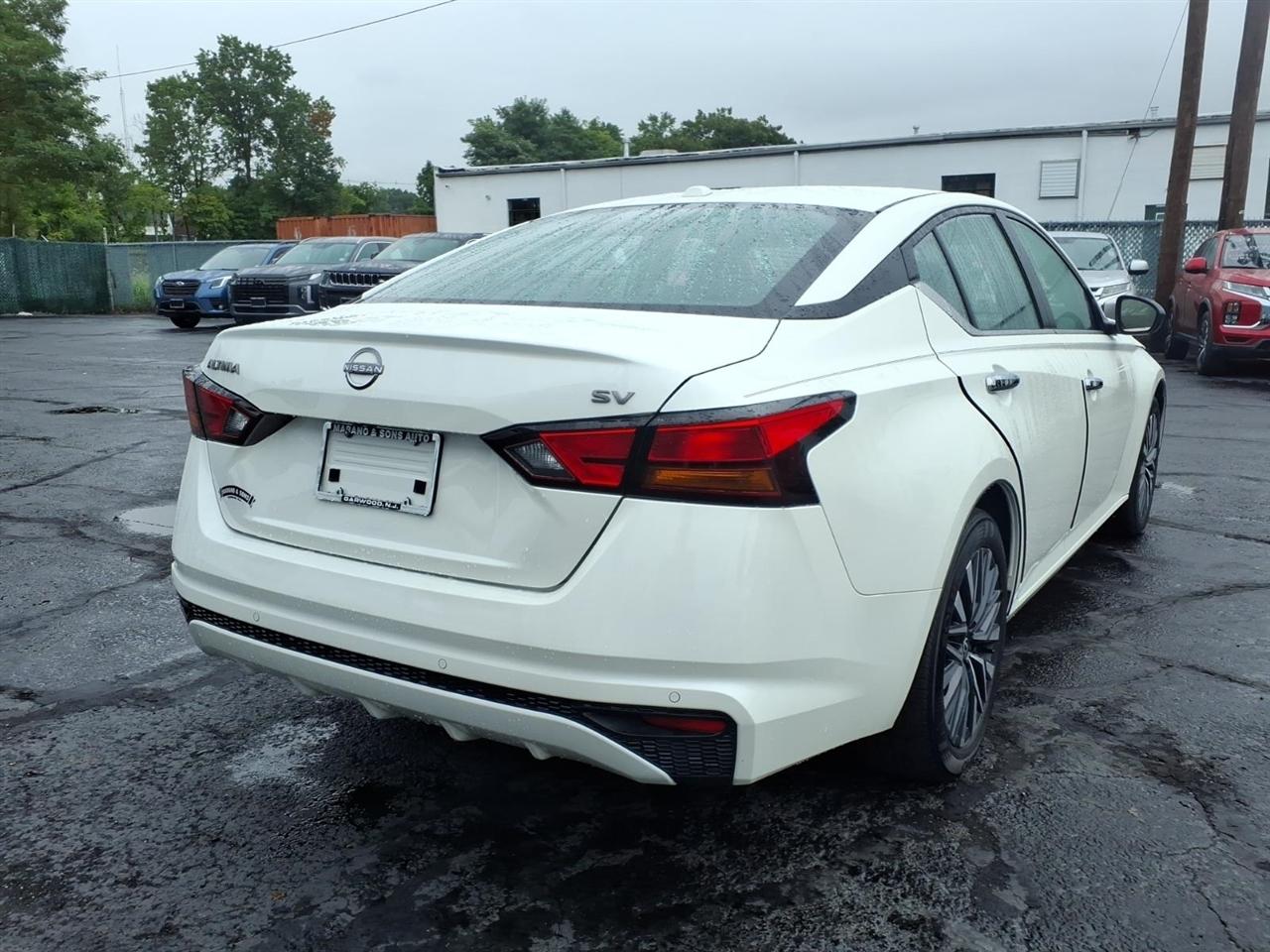 Nissan Altima 2.5 SV Sedan 2024