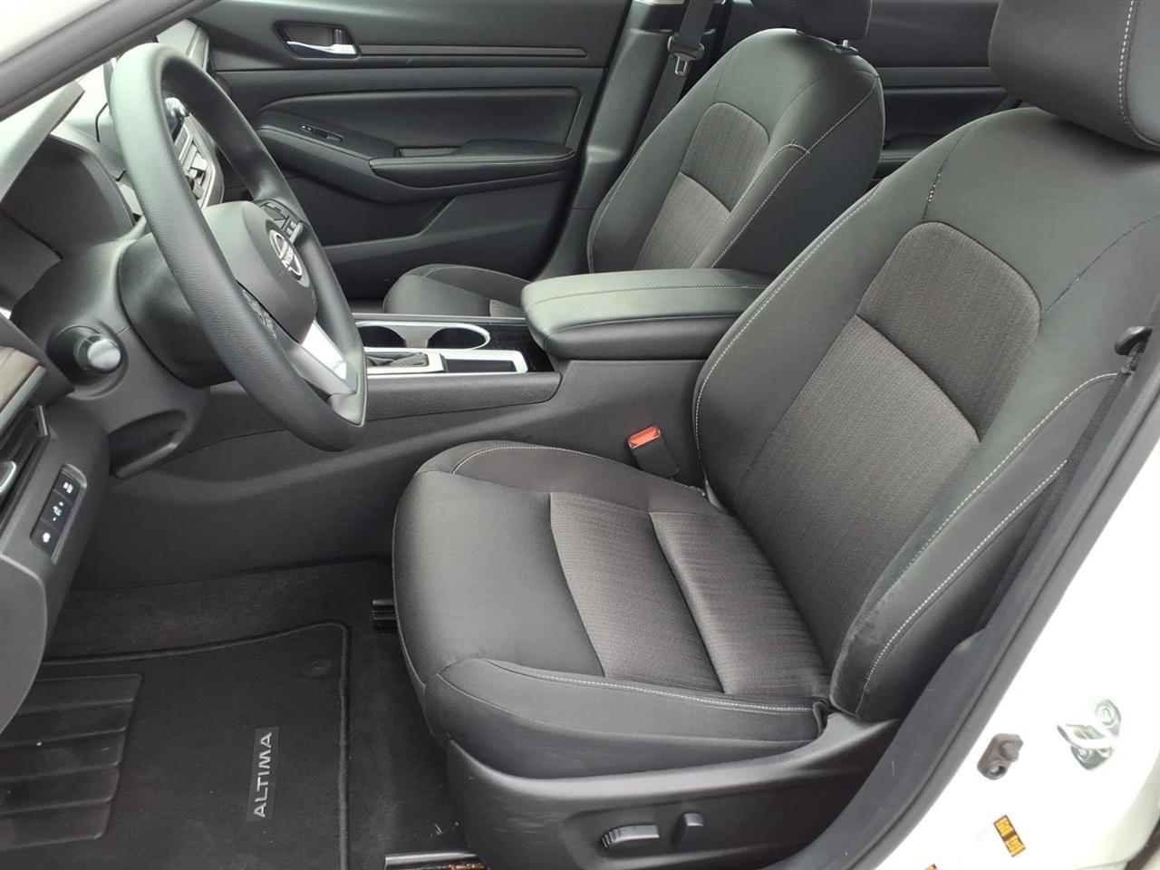 Nissan Altima 2.5 SV Sedan 2024