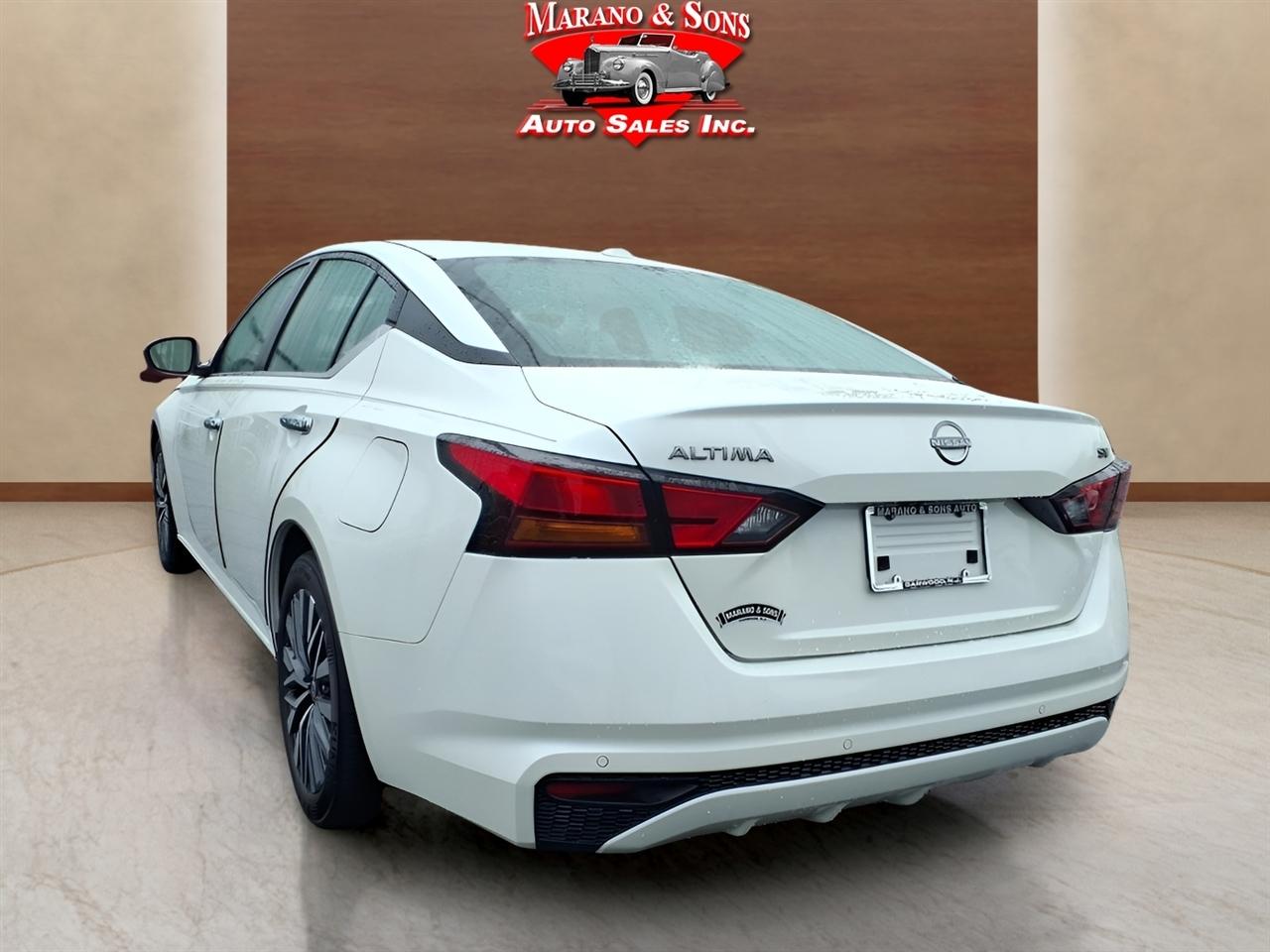 Nissan Altima 2.5 SV Sedan 2024