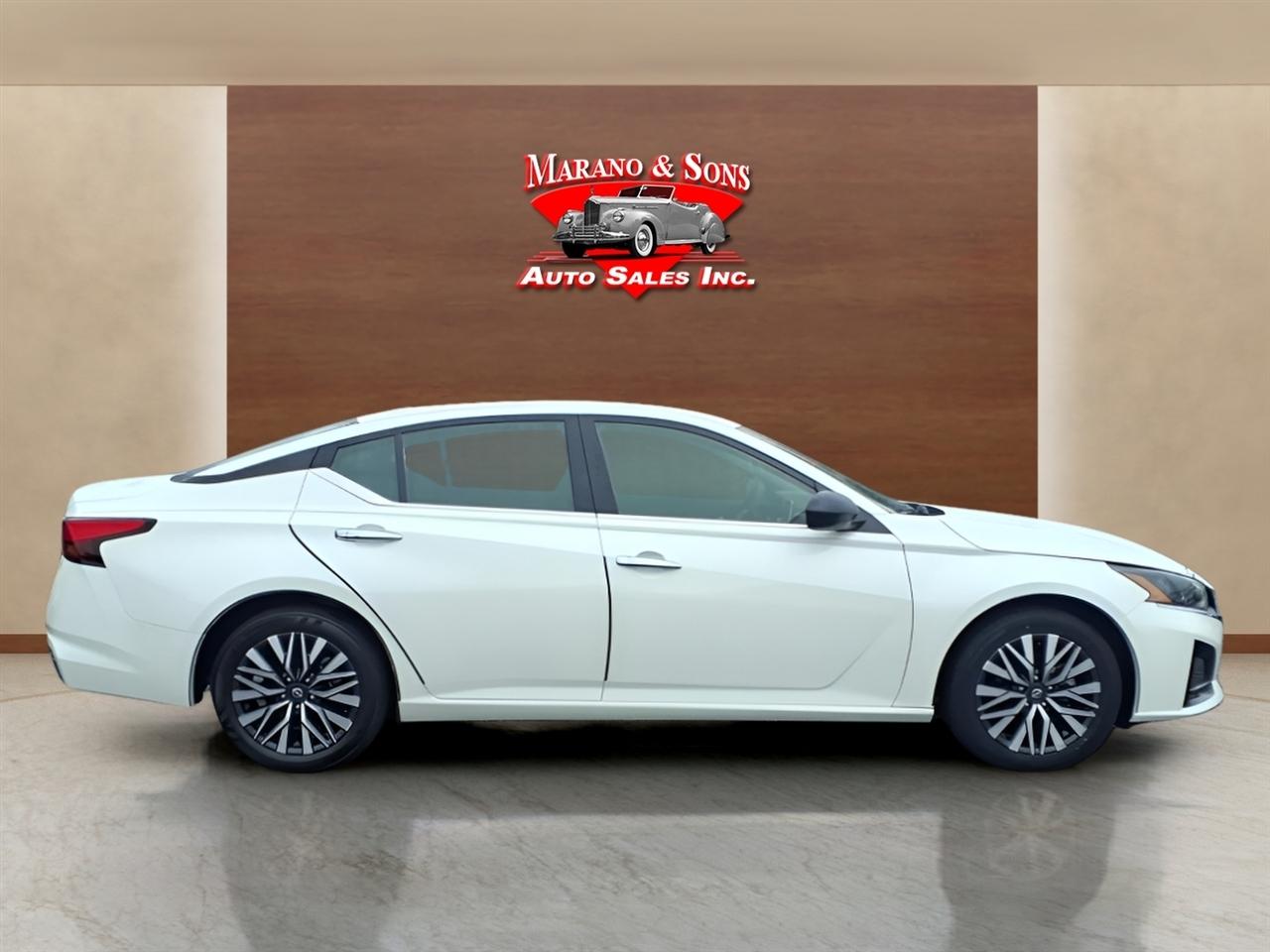 Nissan Altima 2.5 SV Sedan 2024