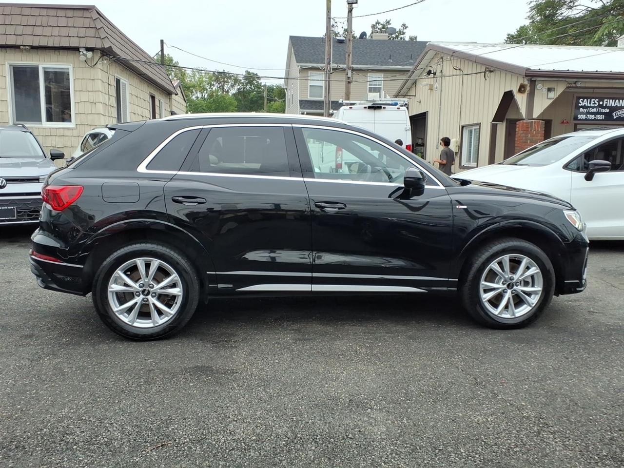 Audi Q3 S line Premium 45 TFSI quattro 2025