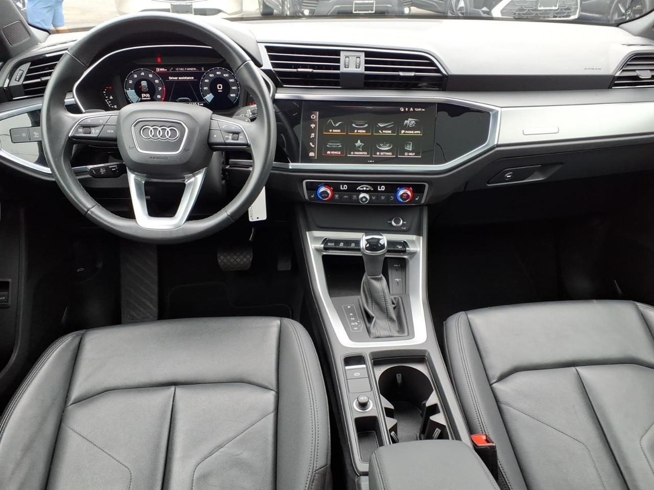 Audi Q3 S line Premium 45 TFSI quattro 2025