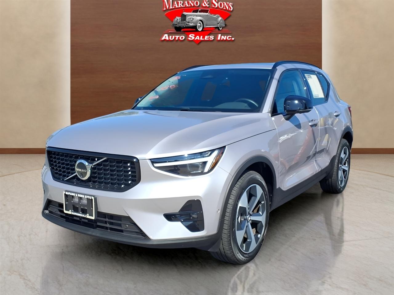 2026 Volvo XC40 B5 AWD Plus