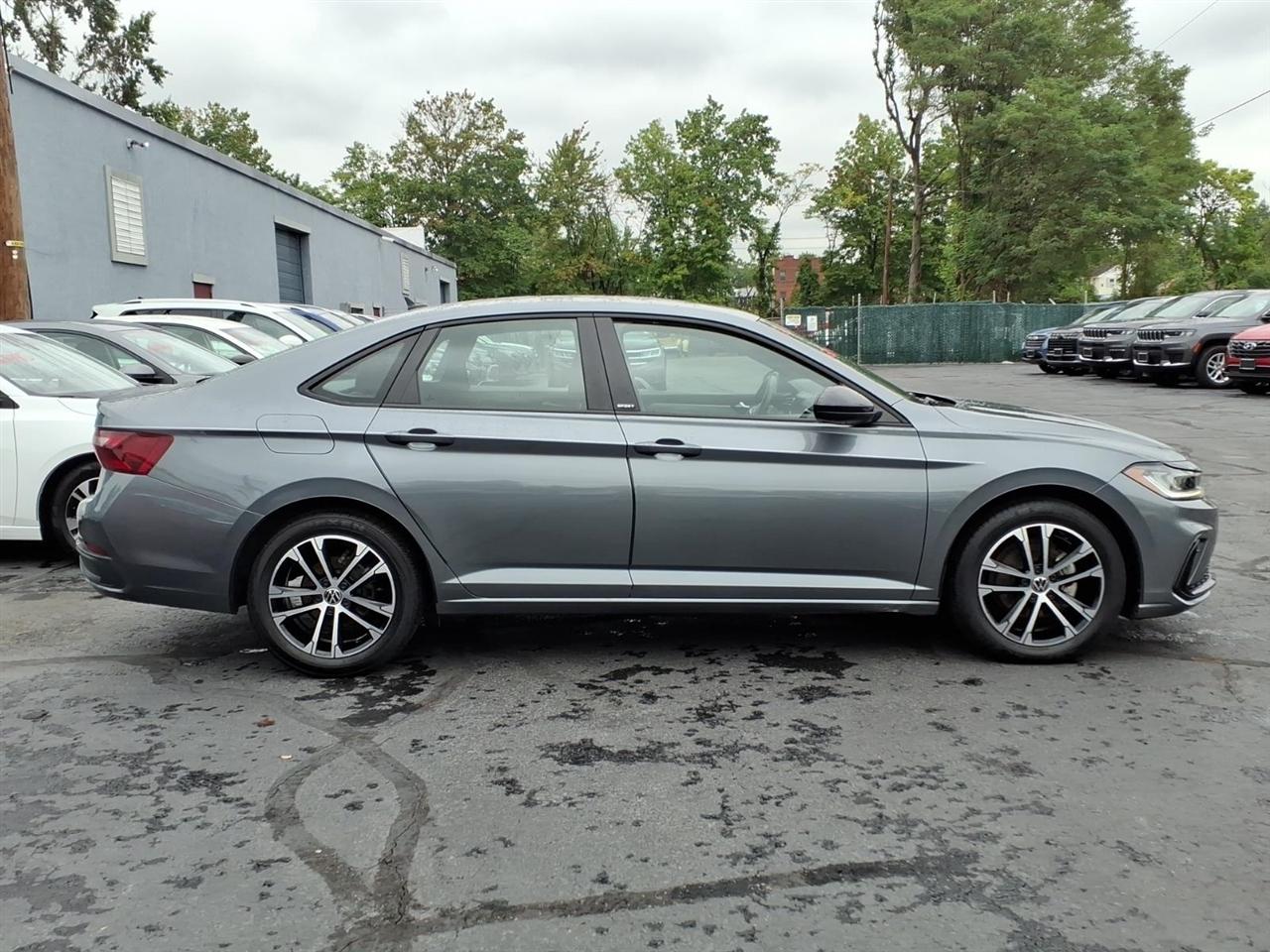 Volkswagen Jetta Sport Auto 2025