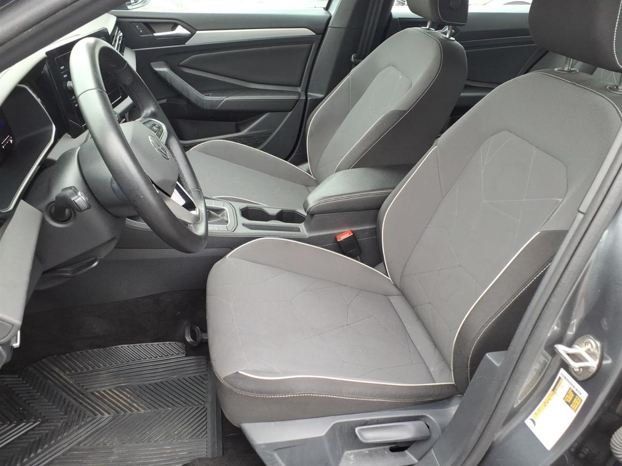 Volkswagen Jetta Sport Auto 2025