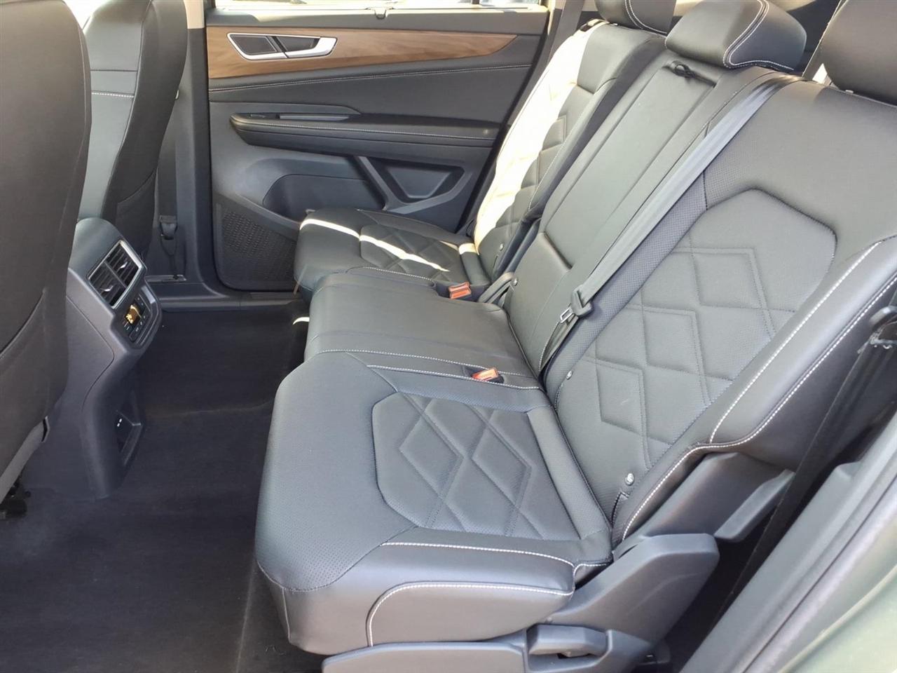 Volkswagen Atlas 2.0T SE w/Technology 4MOTION 2026