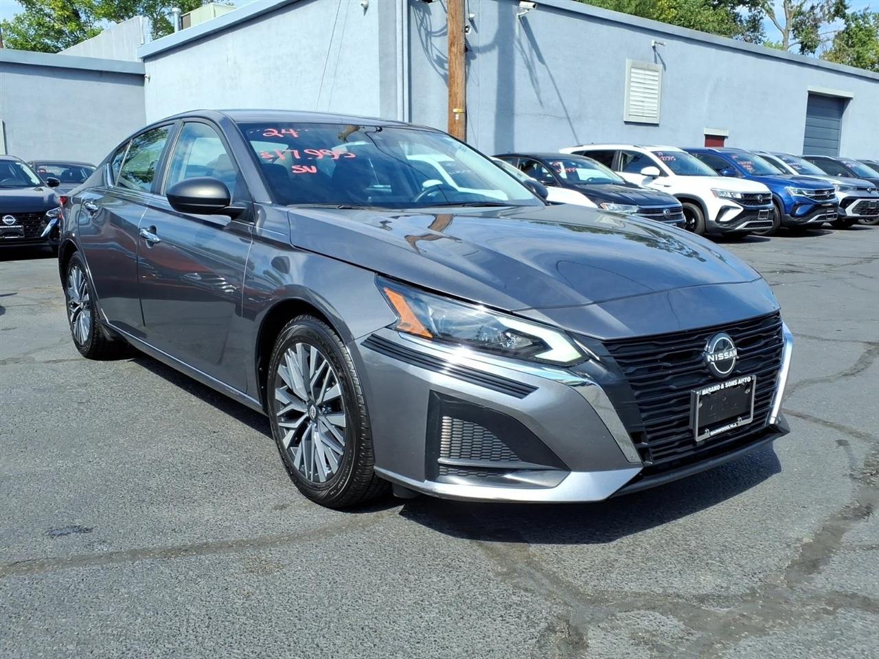 Nissan Altima 2.5 SV Sedan 2024